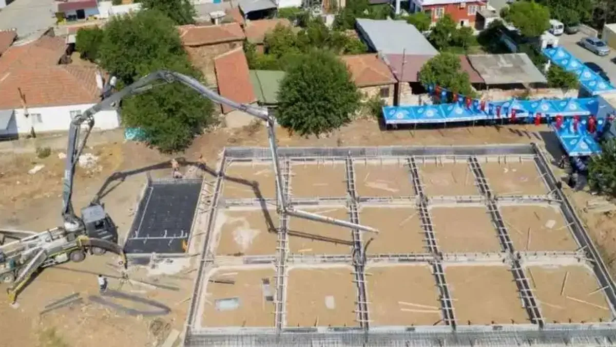 Milas Derince'de çok amaçlı sosyal alana temel