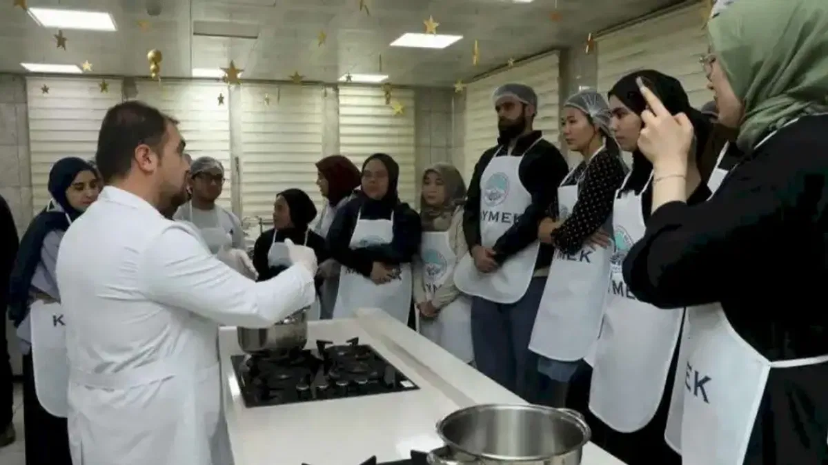 KAYMEK yabancı öğrencilere Kayseri lezzetlerini öğretiyor
