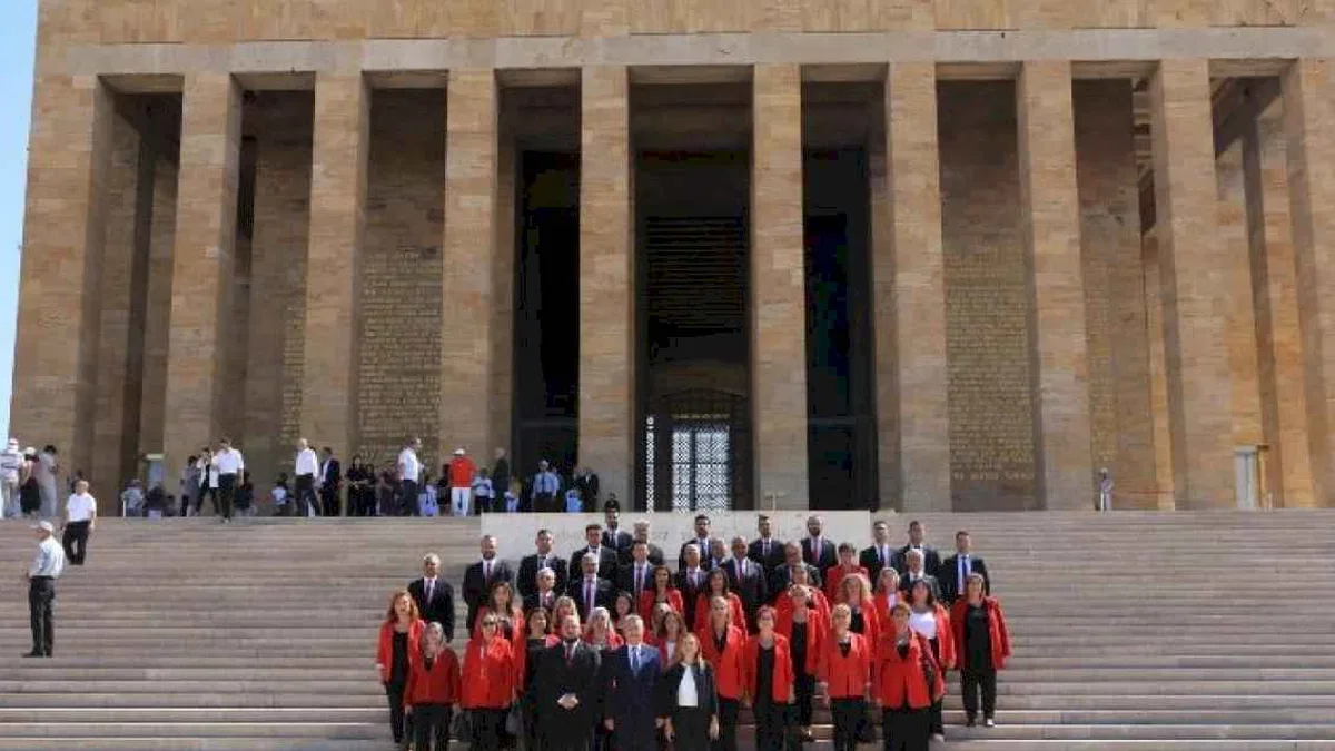 Günay Başkandan Tam Kadro Anıtkabir Çıkarması