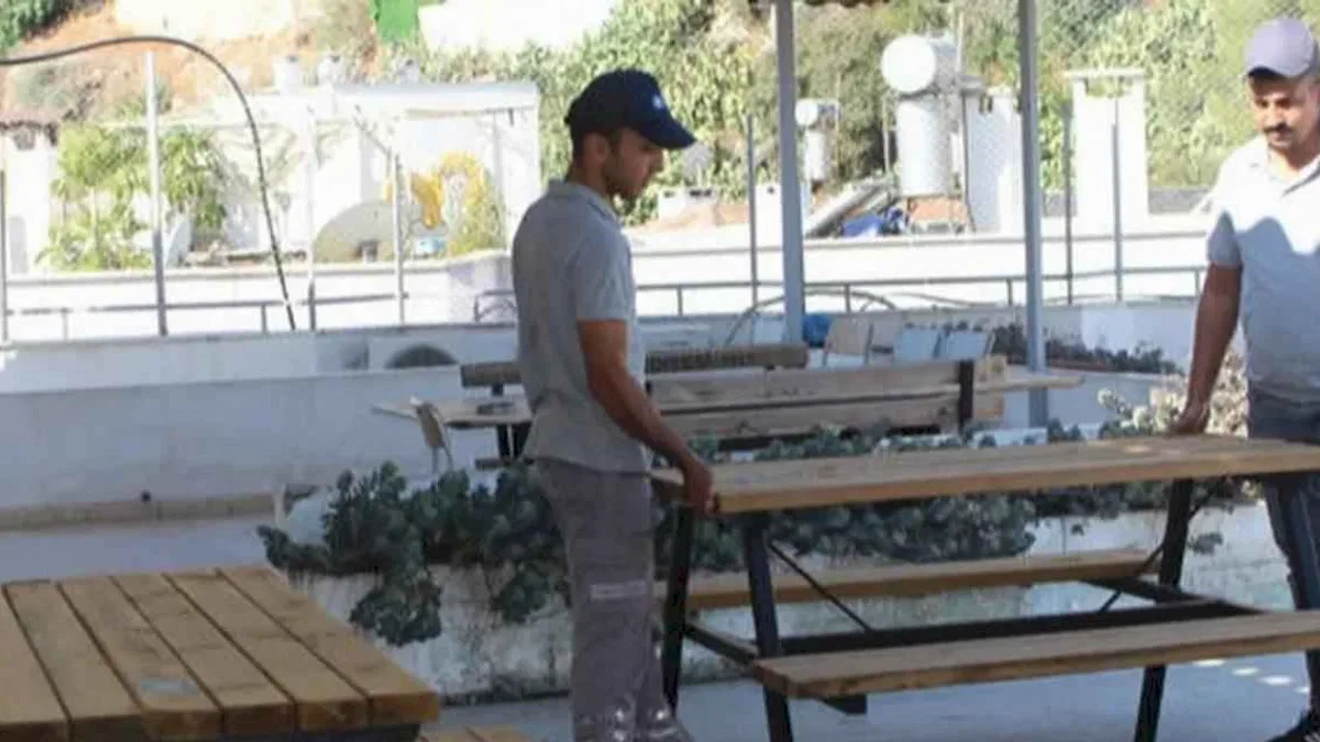 Antalya’da okullara ve mahallelere bank ve piknik masası desteği