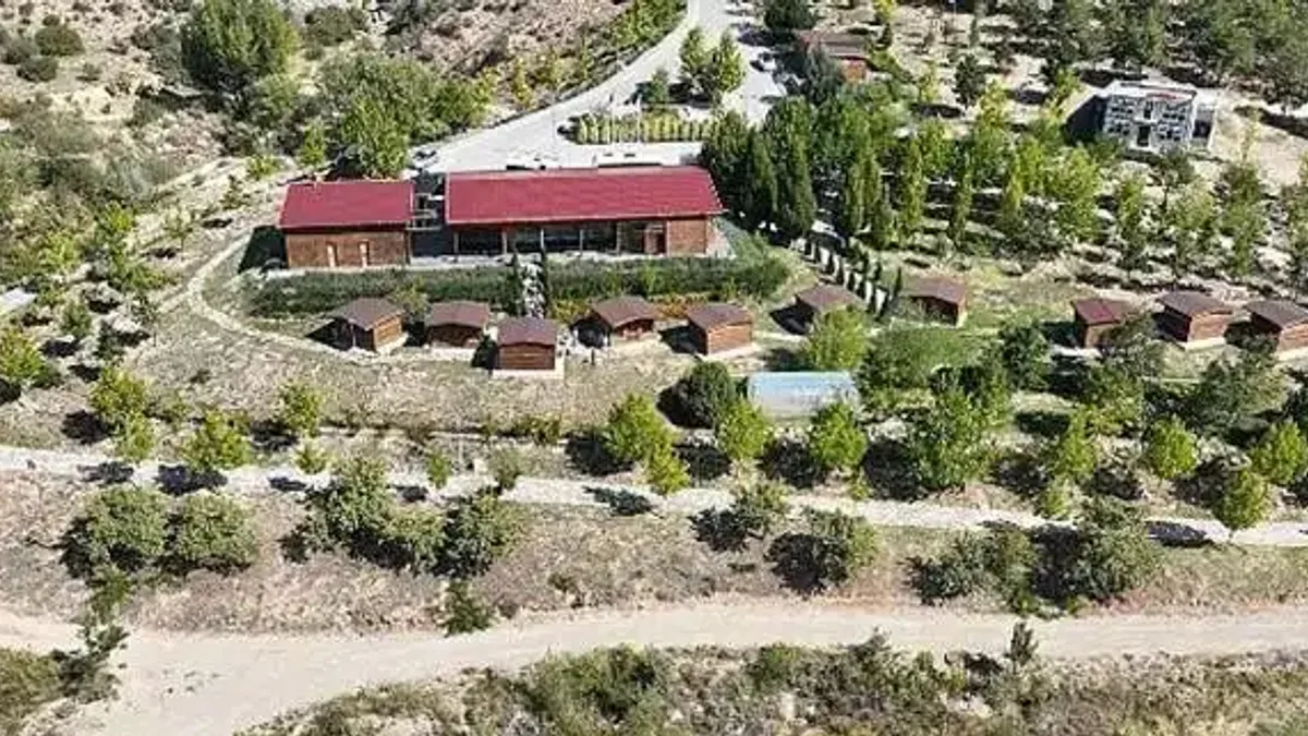 Selçuklu Belediyesi'nin okul dışı öğrenme ortamları içerisinde önemli bir yere sahip olan ve eğitim çağındaki çocukları doğa ile buluşturan Sille Tabiat Okulu'nda yeni dönem eğitimleri başladı.