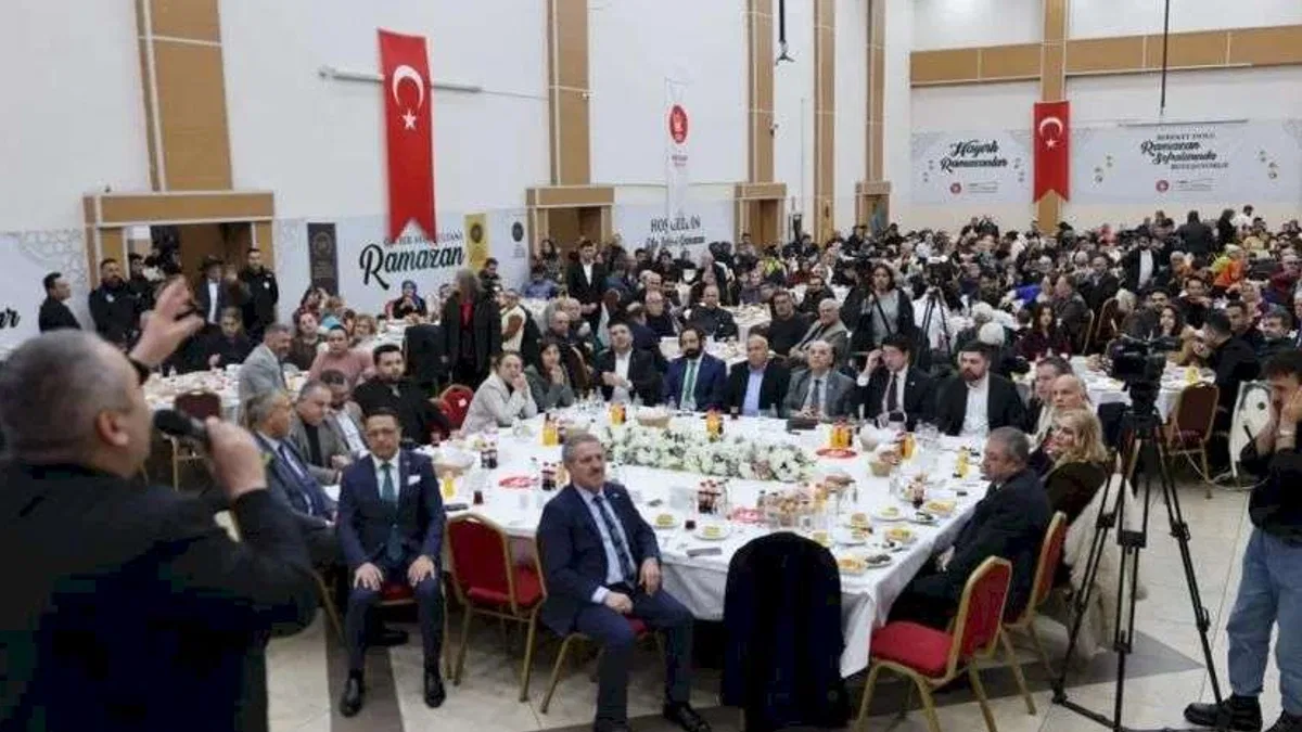 Başkan Özarslan Kırıkkalelilerle iftar sofrasında buluştu
