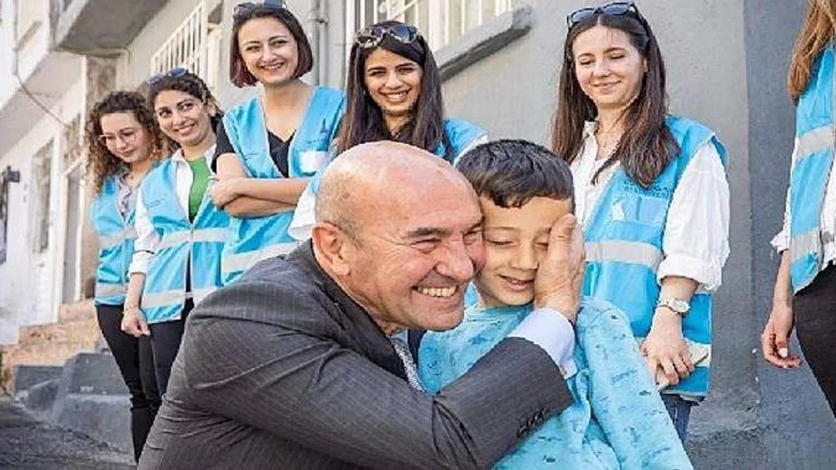 İzmir Büyükşehir Belediyesi'nden anne adaylarına Gebe Beslenme Paketi