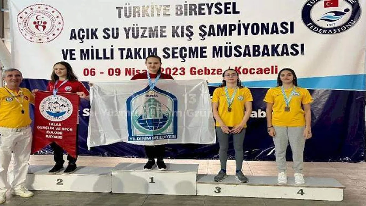 Bursa Yıldırım'ın altın kulaçlarından 15 madalya