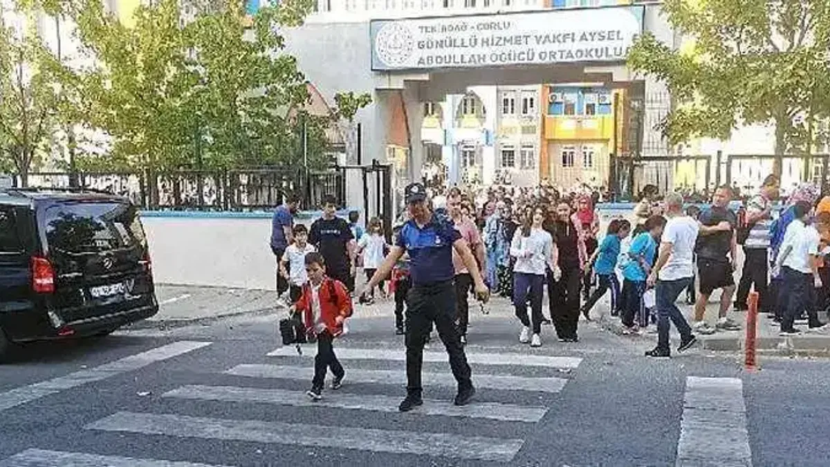 Zabıta Ekiplerinden Okul Çevrelerinde Denetim