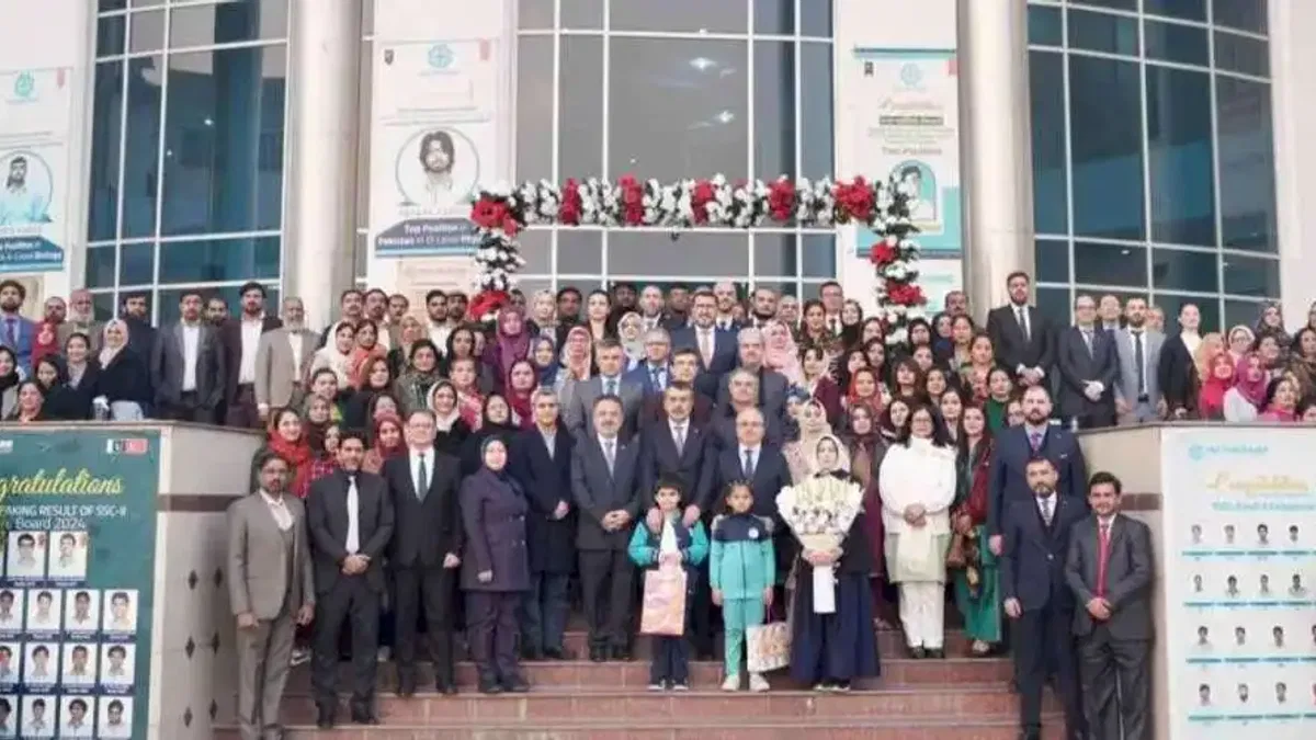 Bakan Tekin'den Pakistan ziyareti