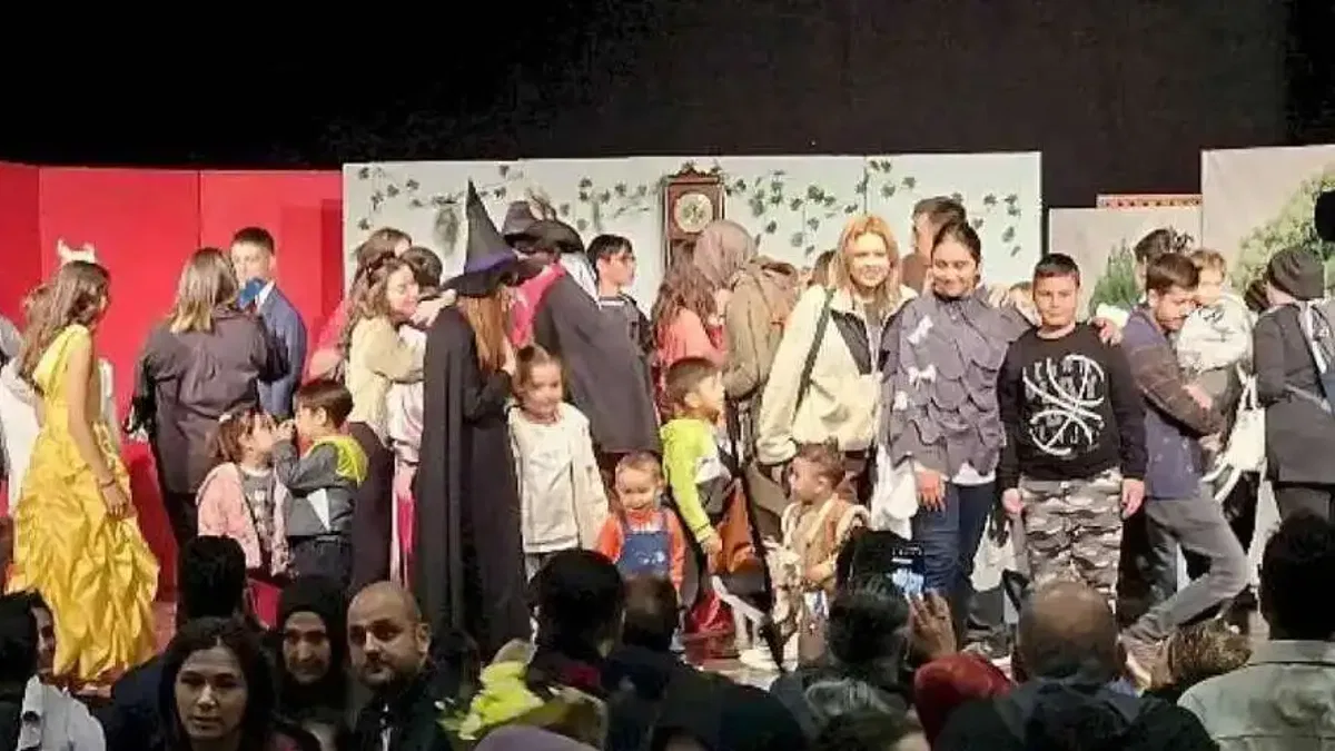 'Unutulan Kitap' adlı müzikal, çocuklara eğlenceli anlar yaşattı