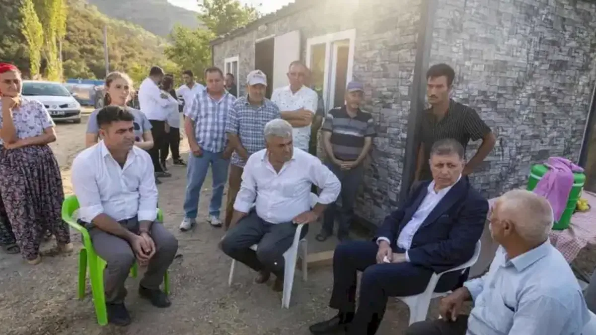 İzmir Büyükşehir’den evi yanan aileye yardım eli