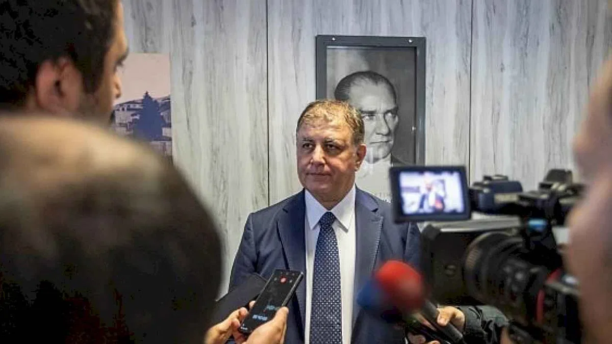 Başkan Tugay'dan gündeme dair mesajlar "Türk halkı kimin samimiyetle hizmet etmeye çalıştığını görür"
