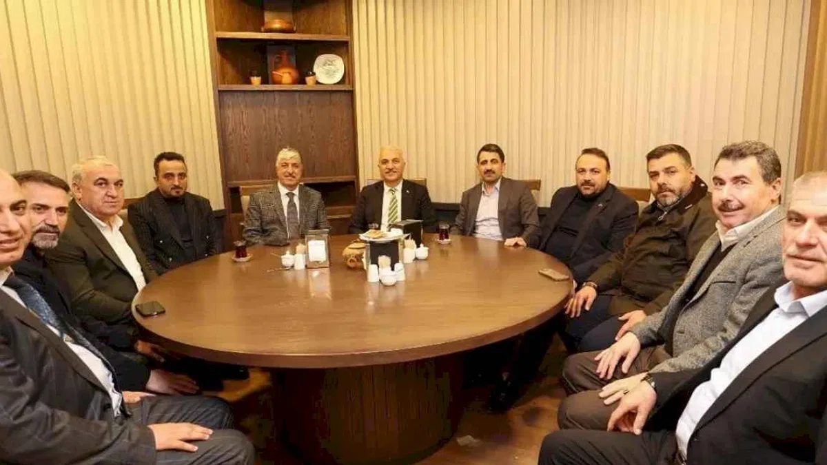 Kocaeli'de Dilovalı servisçiler iftarda buluştu