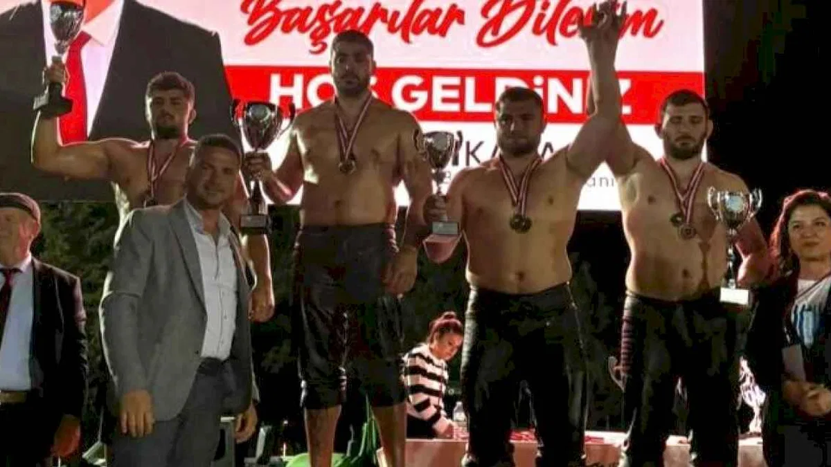 Gölcük Belediyespor güreşçilerinden büyük başarı