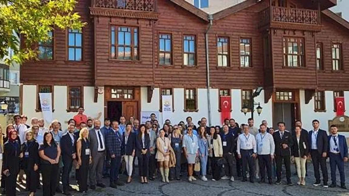 Gölcük Belediyesi sanayi firmalarını bir araya getirdi