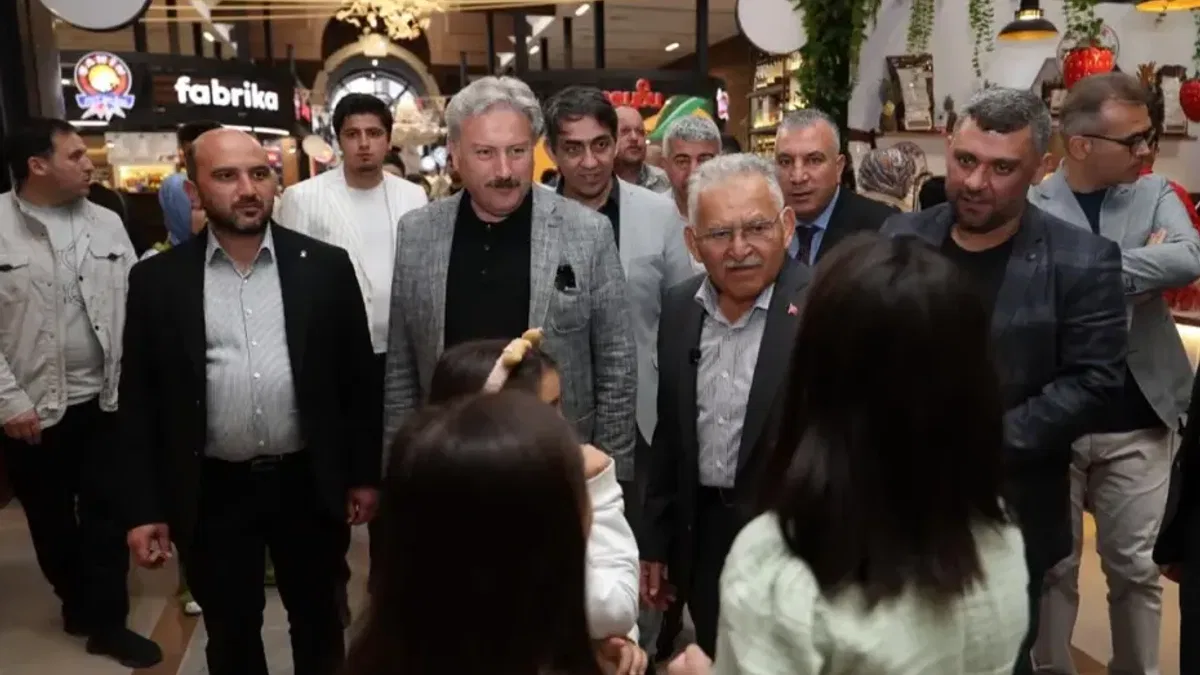 Memduh Büyükkılıç'tan Çarşı Melikgazi'ye ziyaret