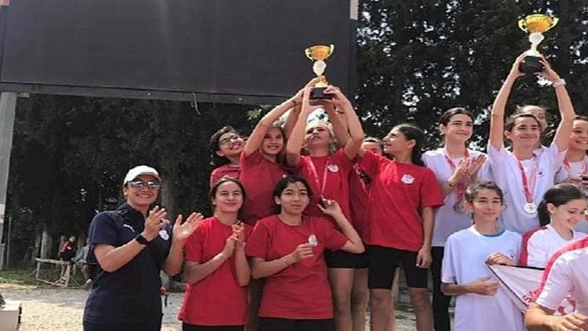 Bayraklılı atletizmciler yarı finalde