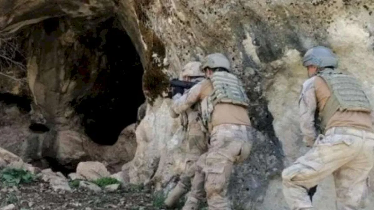 Kahramanlar-30'da 63 mağara ve sığınağa imha