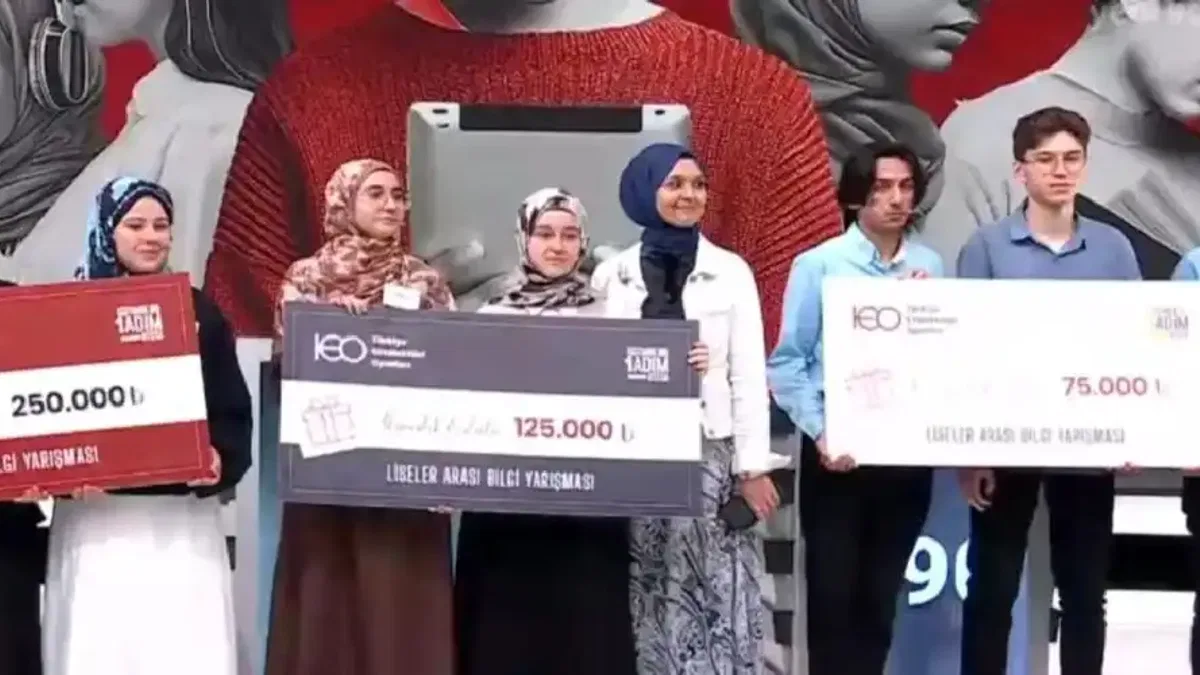 Sakaryalı öğrenciler Türkiye Entelektüel Oyunları’nda Türkiye ikincisi oldu