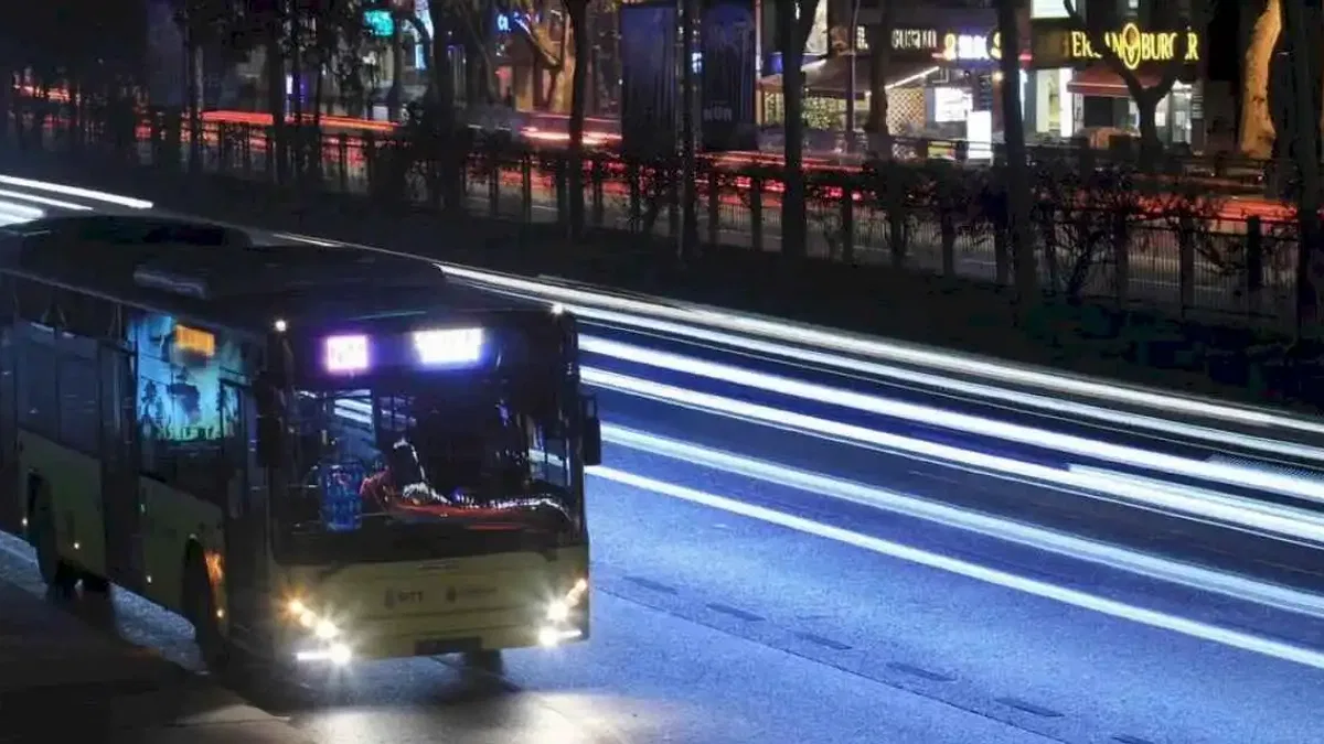 İETT'den gece sefelerine sabaha kadar devam