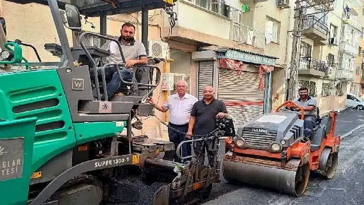 Adnan Süvari Mahallesi'nden asfalt teşekkürü