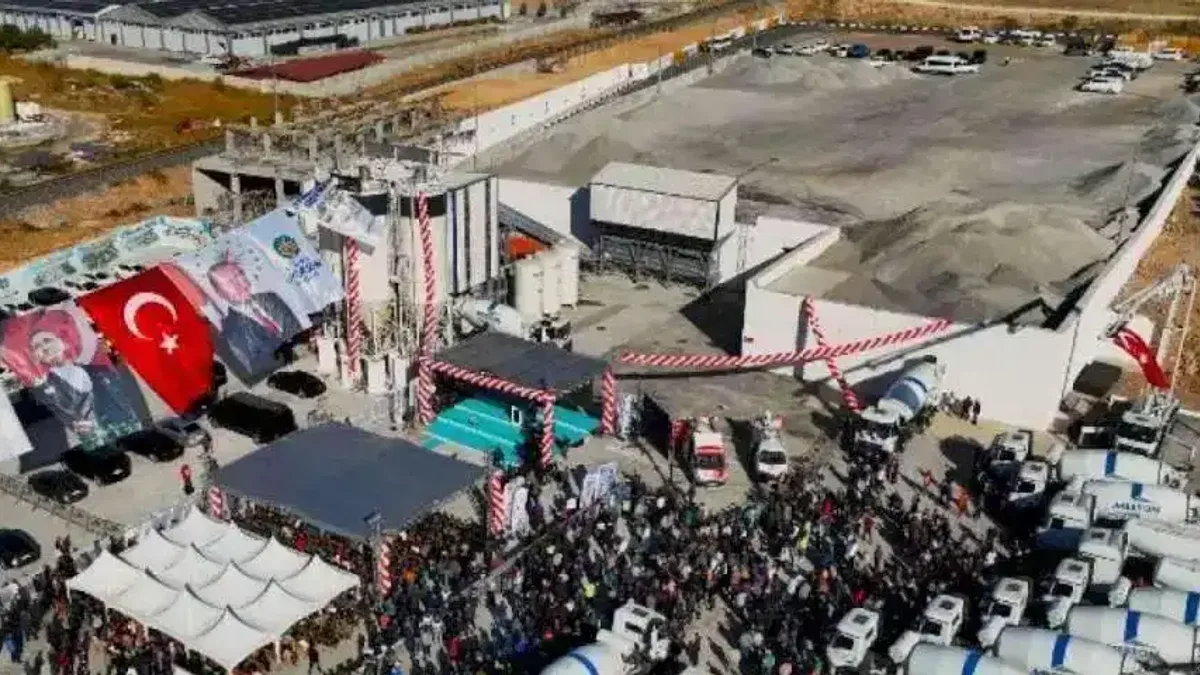 Malatya Büyükşehir'in beton santrallerine toplu açılış