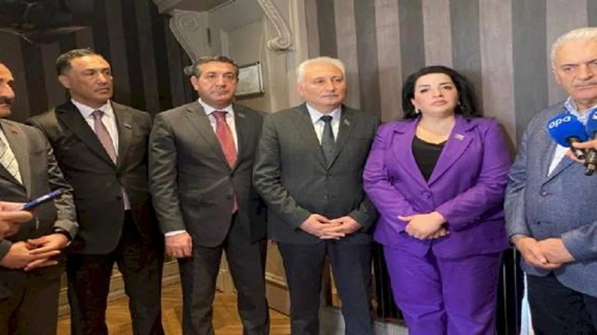 Azeri milletvekillerinden İzmir çıkarması