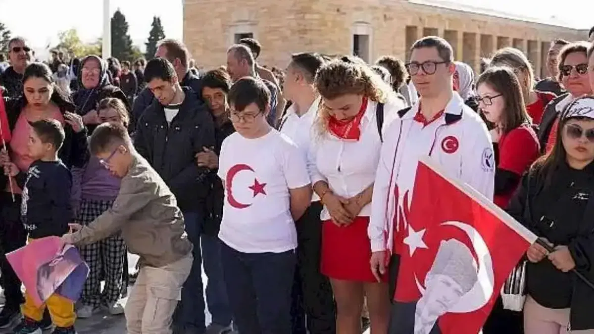 Cumhuriyetin 100 + 1'nci yılda ATA'nın huzurunda