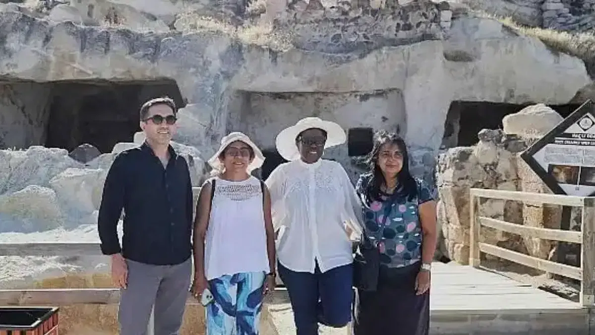 Güney Afrika ve Sri Lanka Büyükelçileri Kayaşehir'i gezdi.