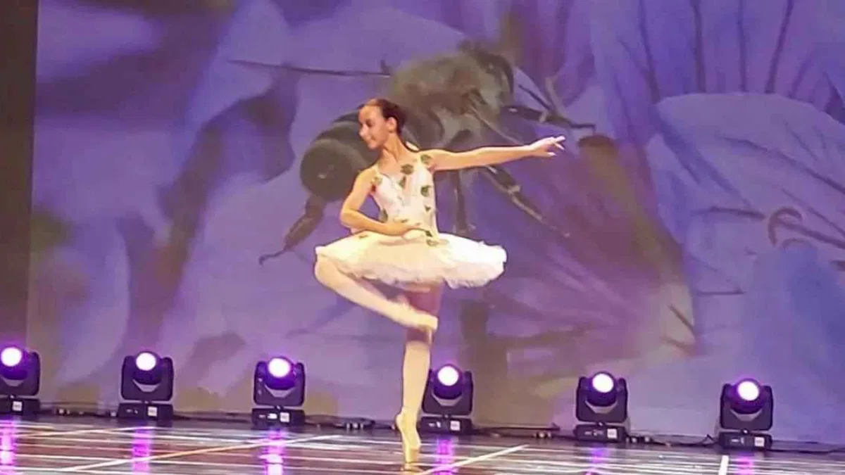 Muğlalı gençlerden büyüleyen bale performansı