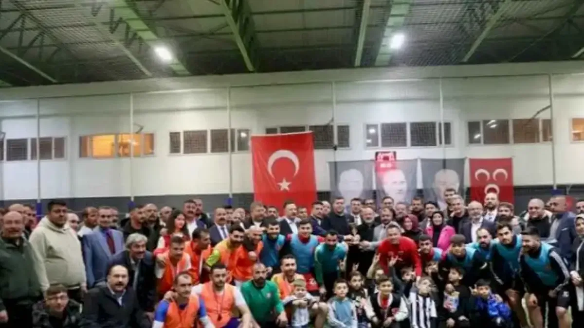 Başkan Çolakbayrakdar, turnuva finalini izledi