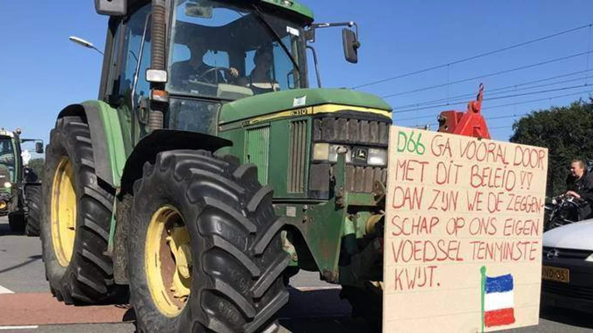 Hollanda’da çiftçilerin yol kapatma eylemleri sürdü