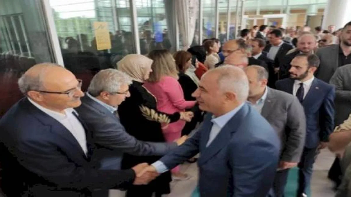 AK Parti Bursa teşkilatlarıyla bayramlaştı