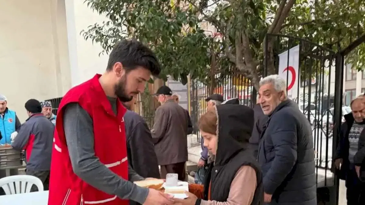 İzmir'de Kızılay Konak'tan Ramazan seferberliği
