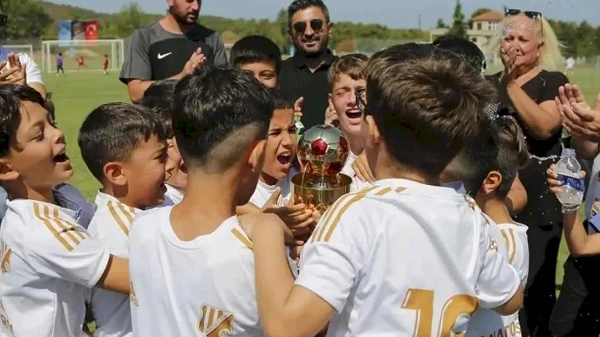 International Junior Cup futbol festivali yaşattı