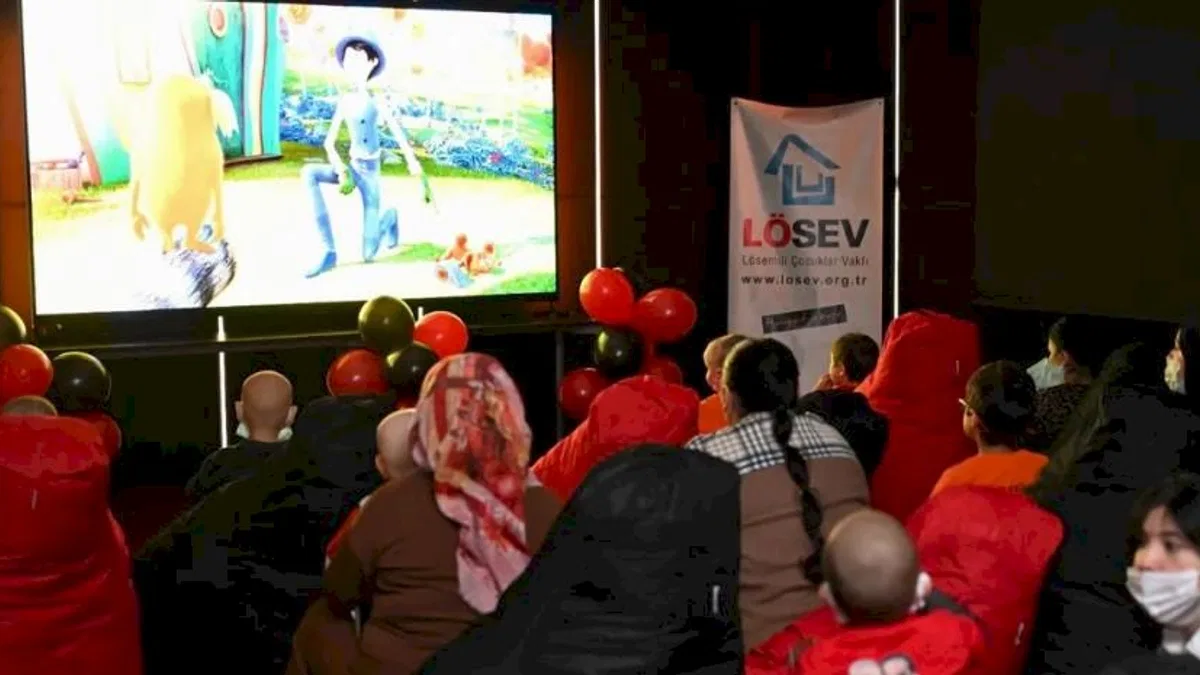 TCL Electronics Türkiye’den LÖSEV’li çocuklara özel sinema odası