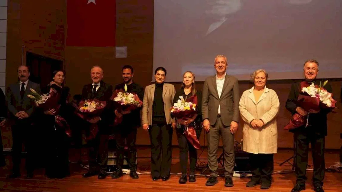 Ankara'da usta oyunculardan “Şifa Niyetine Anılar Ve Türküler”