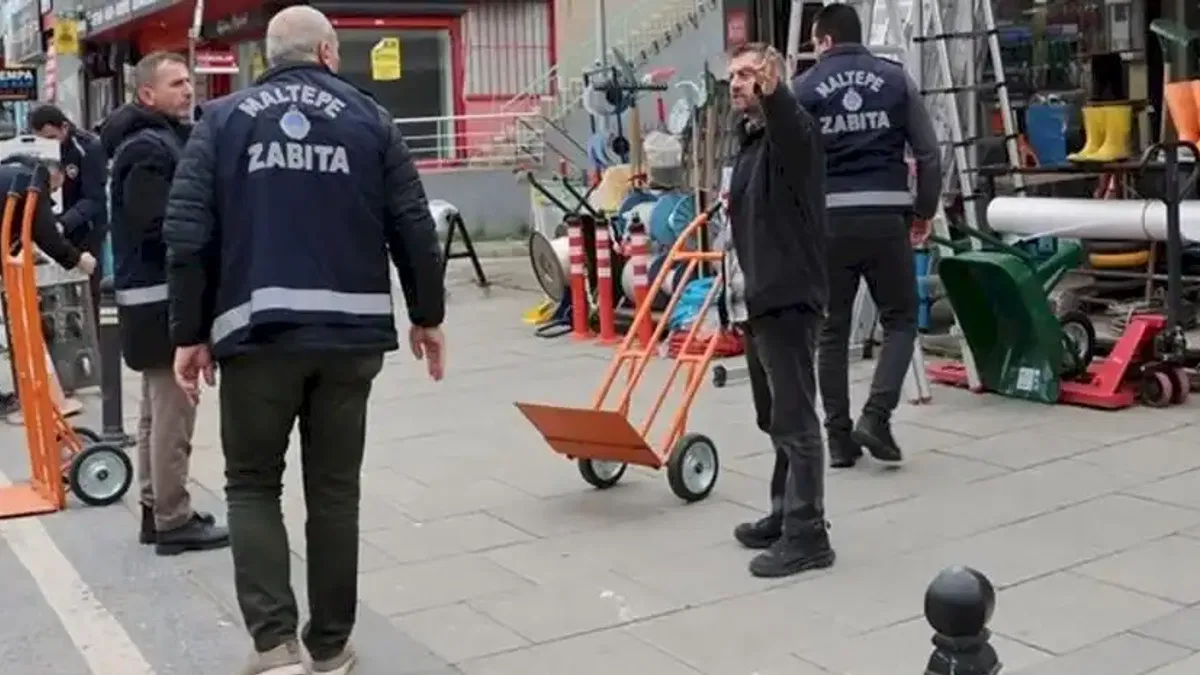 İstanbul Maltepe Belediyesi’nden kaldırım işgallerine müdahale