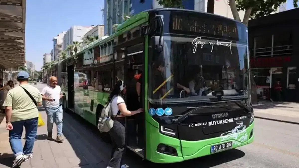 Denizli'de ulaşım desteğinden binlerce öğrenci faydalandı