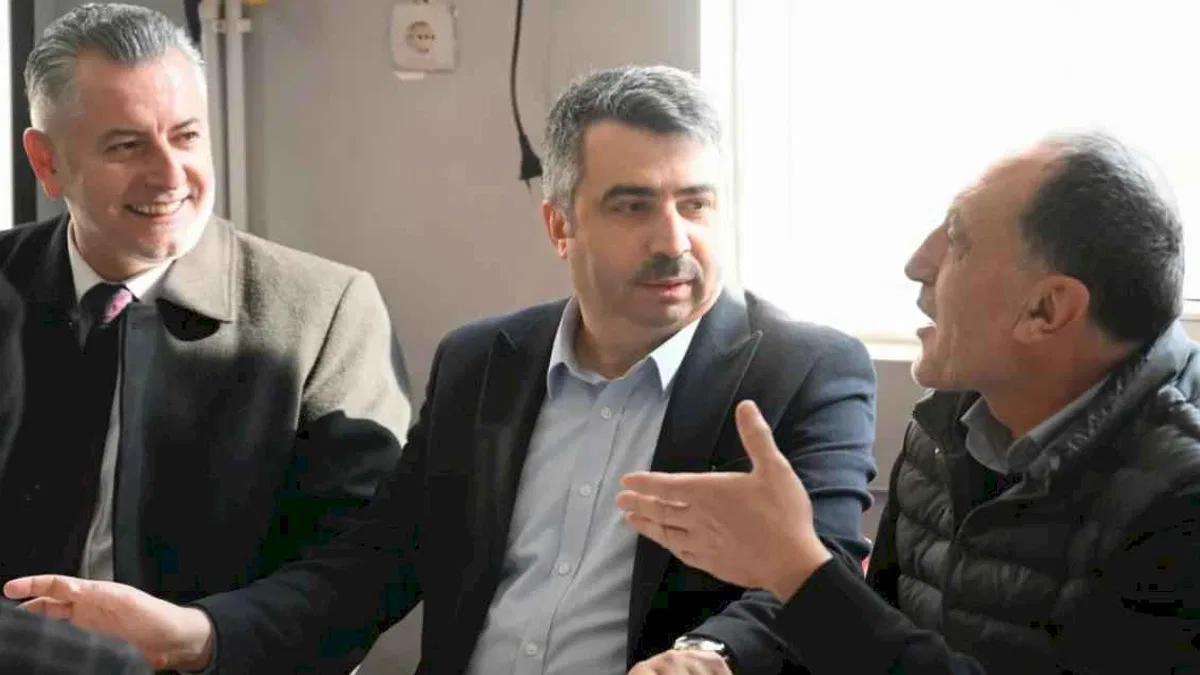 Bursa Yıldırım'da Başkan Yılmaz talepleri dinliyor