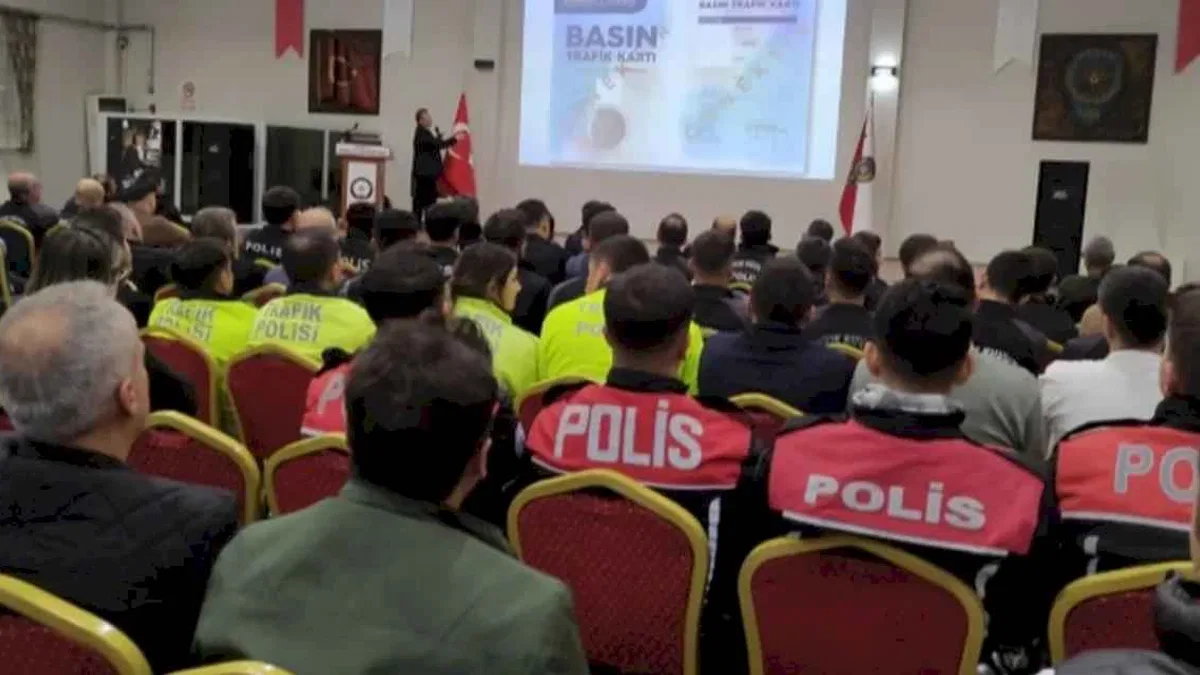 Konya’da emniyet mensuplarına 'Basın Kartı' bilgilendirmesi