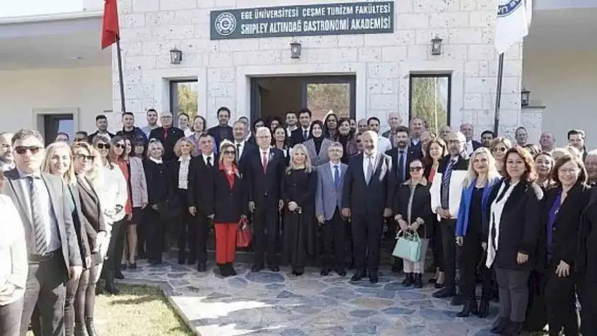 Çeşme Turizm Fakültesi Shipley-Altındağ Öğrenci Yurdu düzenlenen törenle açıldı