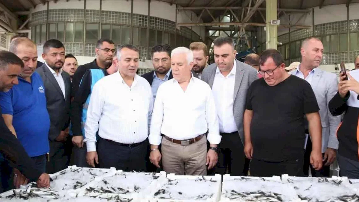 Başkan Bozbey'den balıkçılara 1 Eylül ziyareti