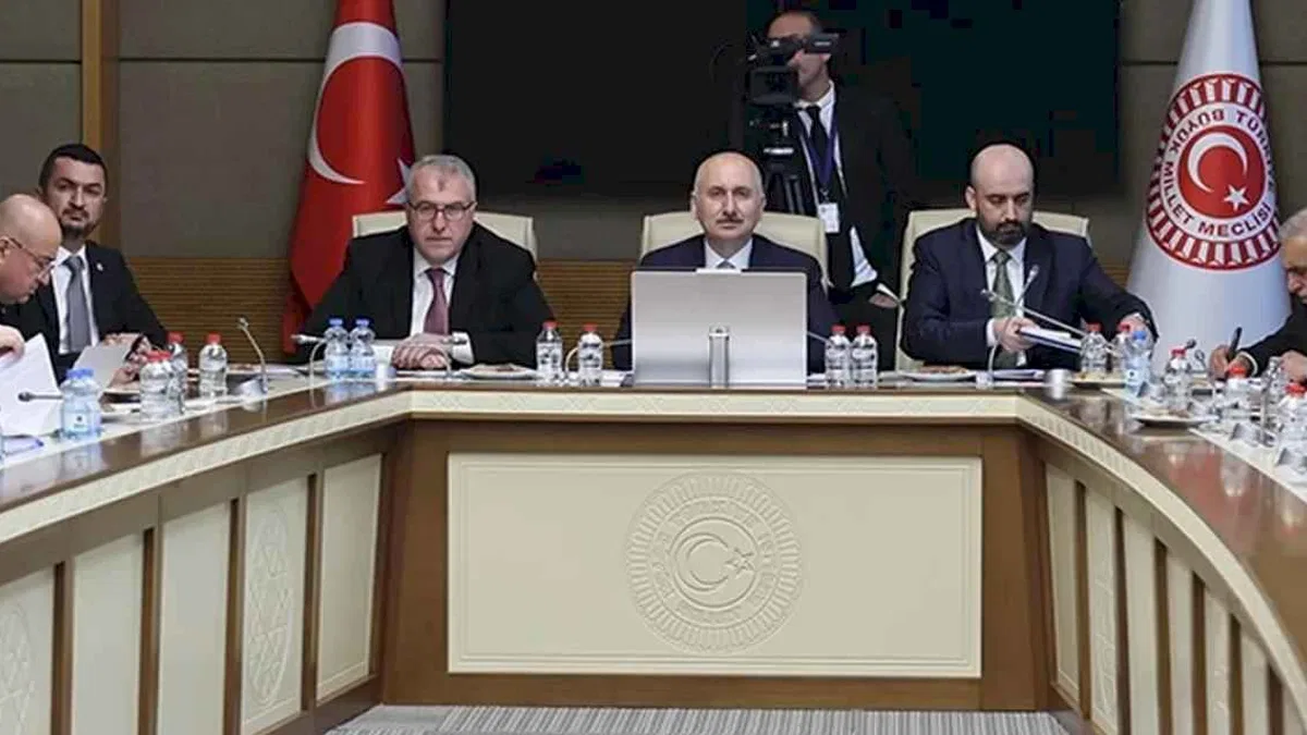 TBMM Komisyonu’nda Vakıflar Kanunu ve kimlik bildirme düzenlemeleri görüşülüyor