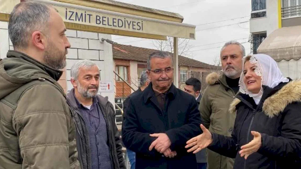 Başkan Hürriyet, Kemer Camii cemaatiyle buluştu
