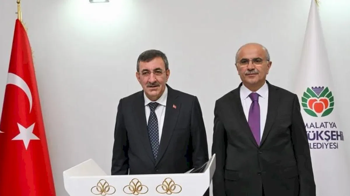 Malatya Büyükşehir’in kütüphane çalışmasına tebrik