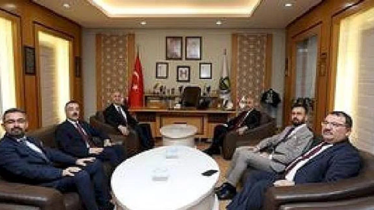 Vali Demirtaş'tan İnegöl Belediyesi'ne Ziyaret