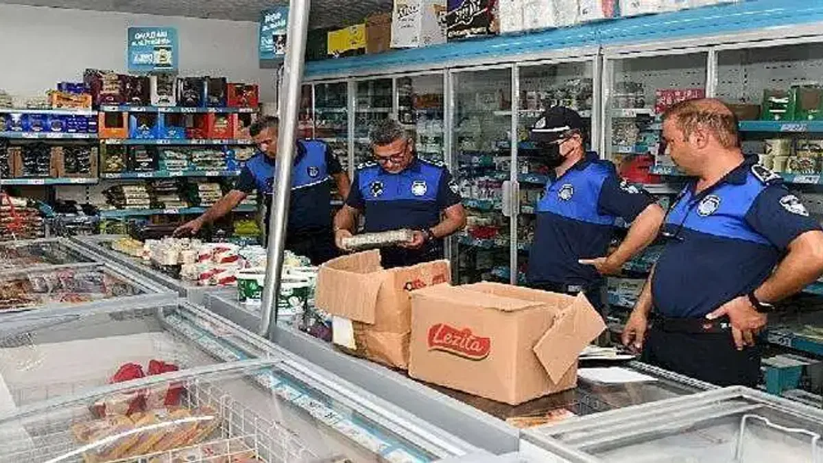 Yenişehir Belediyesi zabıtası denetimlerde tarihi geçmiş ürünler tespit etti