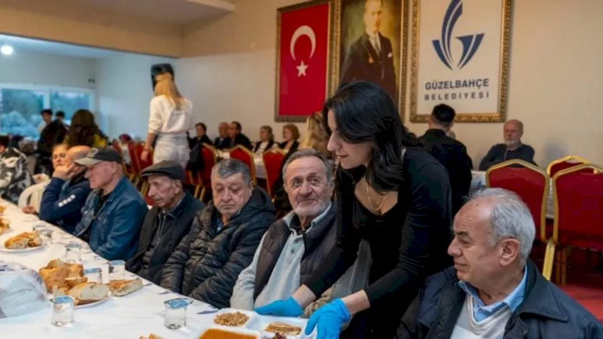 İzmir Güzelbahçe’de şehit ve gazi aileleri iftar sofrasında buluştu