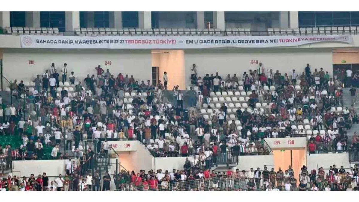 İki bakanlıktan Süper Lig maçında kardeşlik mesajı