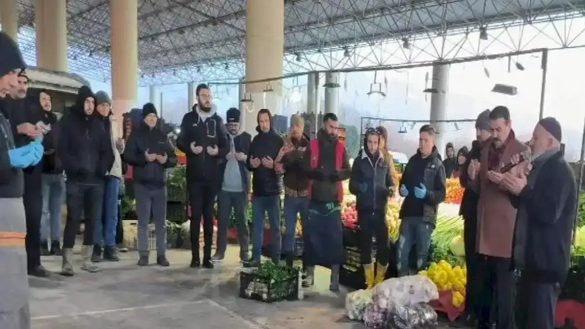 Şefikoğlu'ndan Gürsu pazarına bereket...