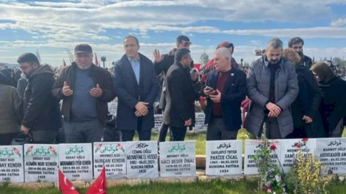 KGK'dan deprem bölgesine anlamlı ziyaret