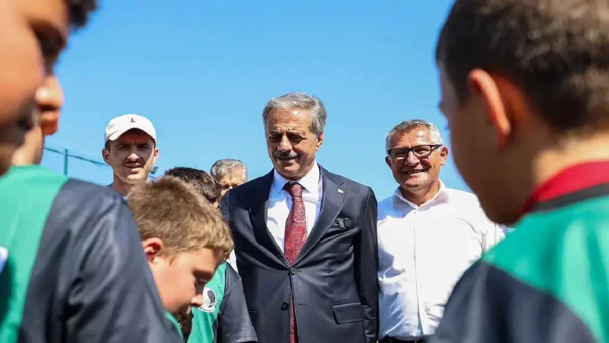 Sakarya'da gençler istedi, Başkan Alemdar talimat verdi